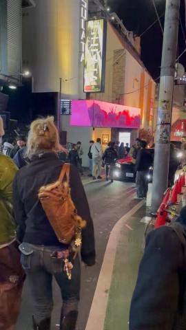 【衝撃】渋谷の円山町、遊んでいる人種が外国人だらけの町に変貌を遂げる