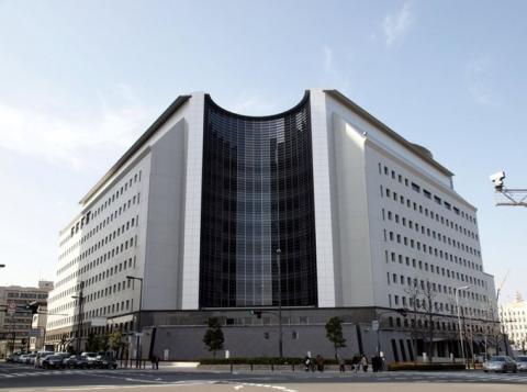 【驚愕】大阪・キタのホテル街でデリヘルの送迎車「初の一斉取り締まり」が始まる