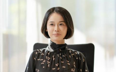 大学を4か月で中退→婚約者と破局して人気セクシー女優に…