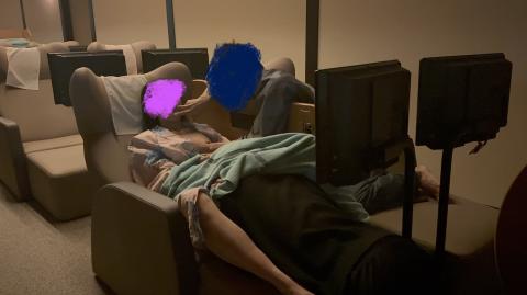 ただいま単独さん2名と遊んでもらっています