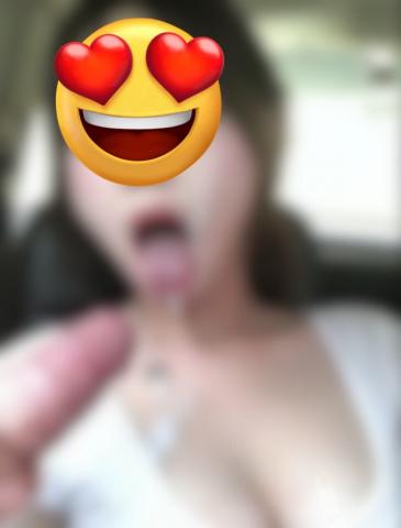 フォロワーに車内でぶっかけしてもらいました