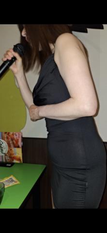 熟妻とカラオケ