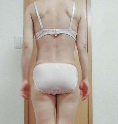 貧相な身体です