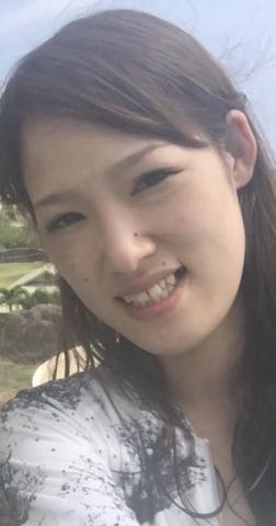 女