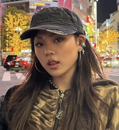見られて罵られたい女でしゅ